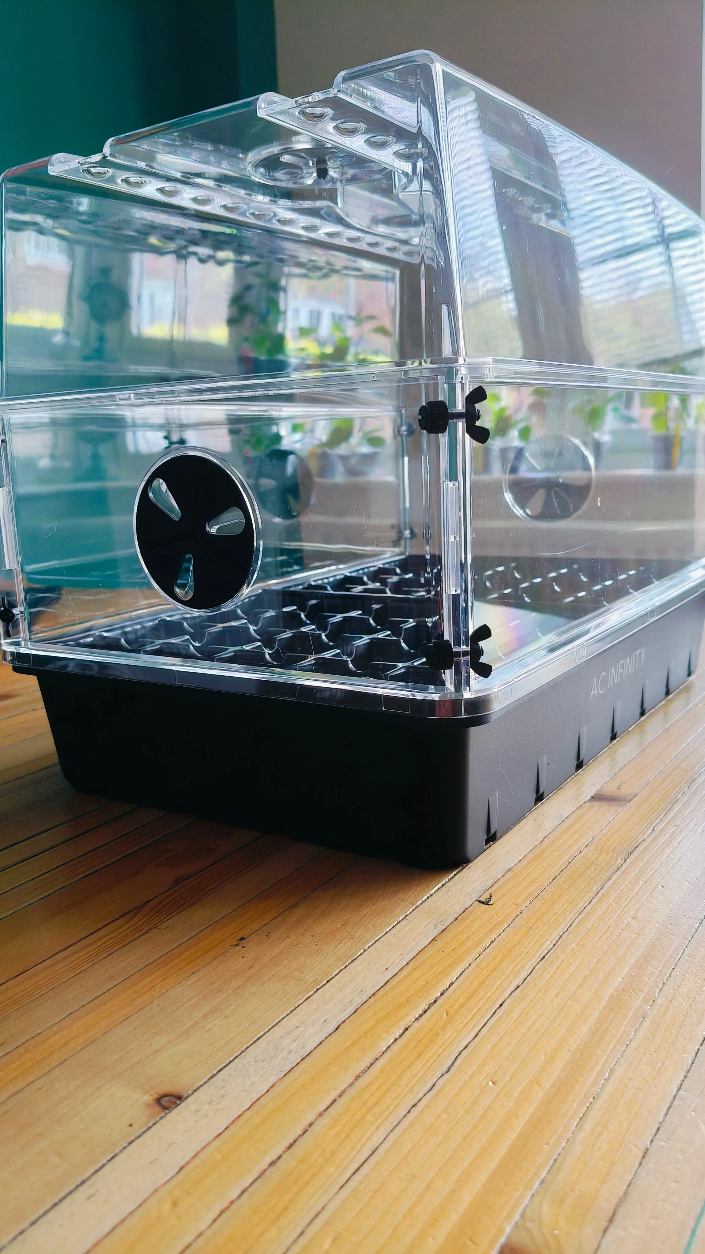 AC Infinity Humidity Dome With Extension and LED Grow Light Bars (AC-HDL5)